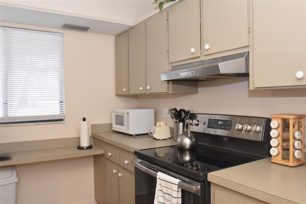 1712 Glenhouse Drive, Unit GL418, Sarasota, FL 34231 Photo