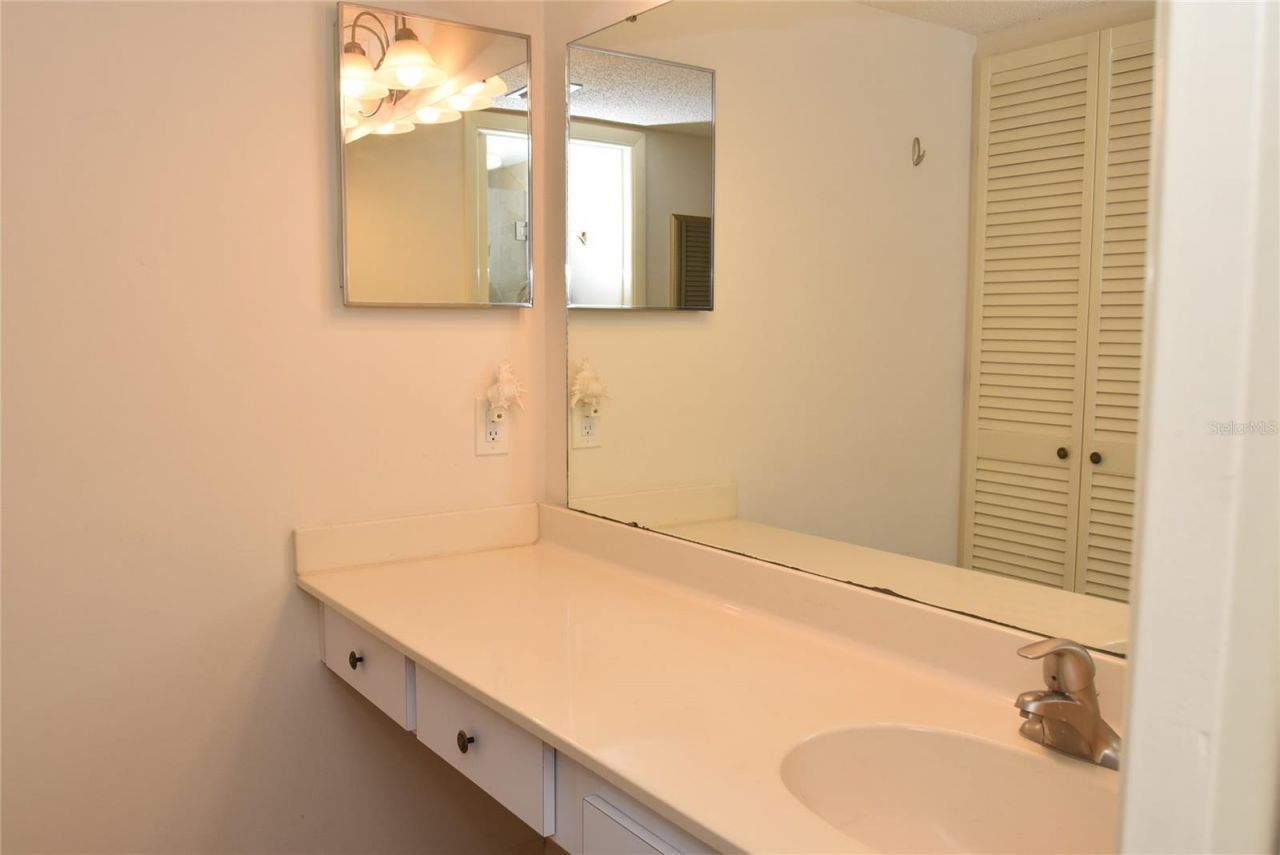 1712 Glenhouse Drive, Unit GL418, Sarasota, FL 34231 Photo