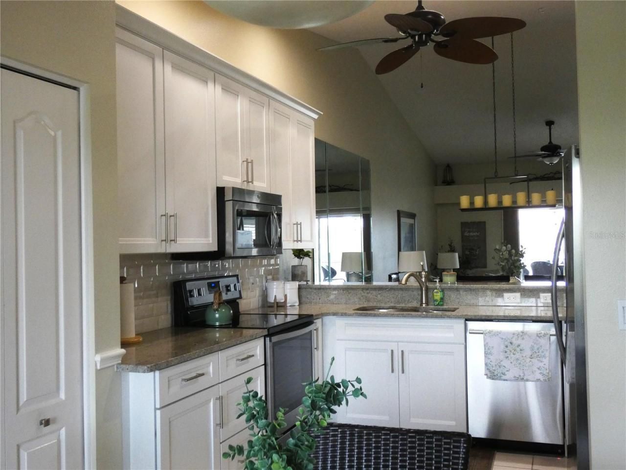 4639 Chapel Hill Drive, Unit 2924, Sarasota, FL 34238 Photo