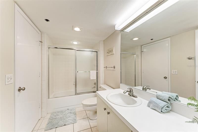 1135 Gulf Of Mexico Drive, Unit 504, Longboat Key, FL 34228 Photo