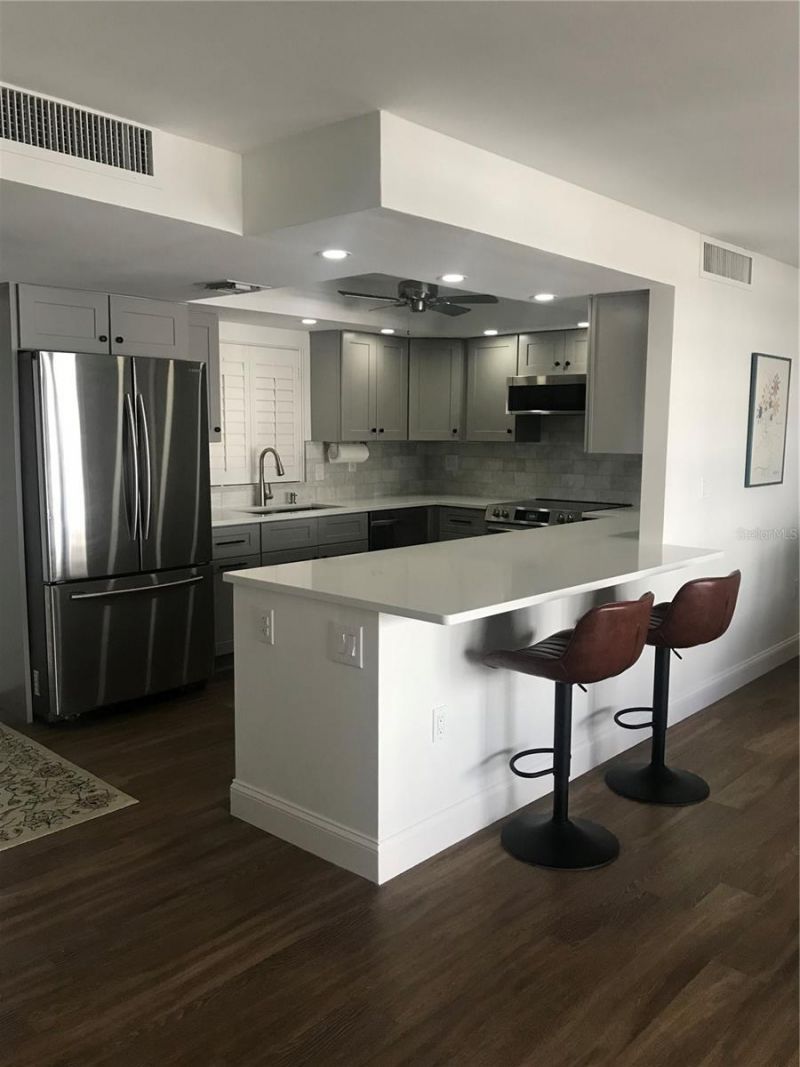 800 Benjamin Franklin Drive, Unit 704, Sarasota, FL 34236 Photo