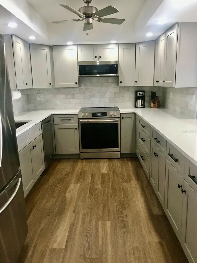 800 Benjamin Franklin Drive, Unit 704, Sarasota, FL 34236 Photo