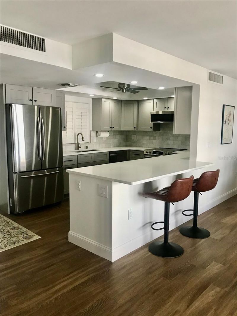 800 Benjamin Franklin Drive, Unit 704, Sarasota, FL 34236 Photo