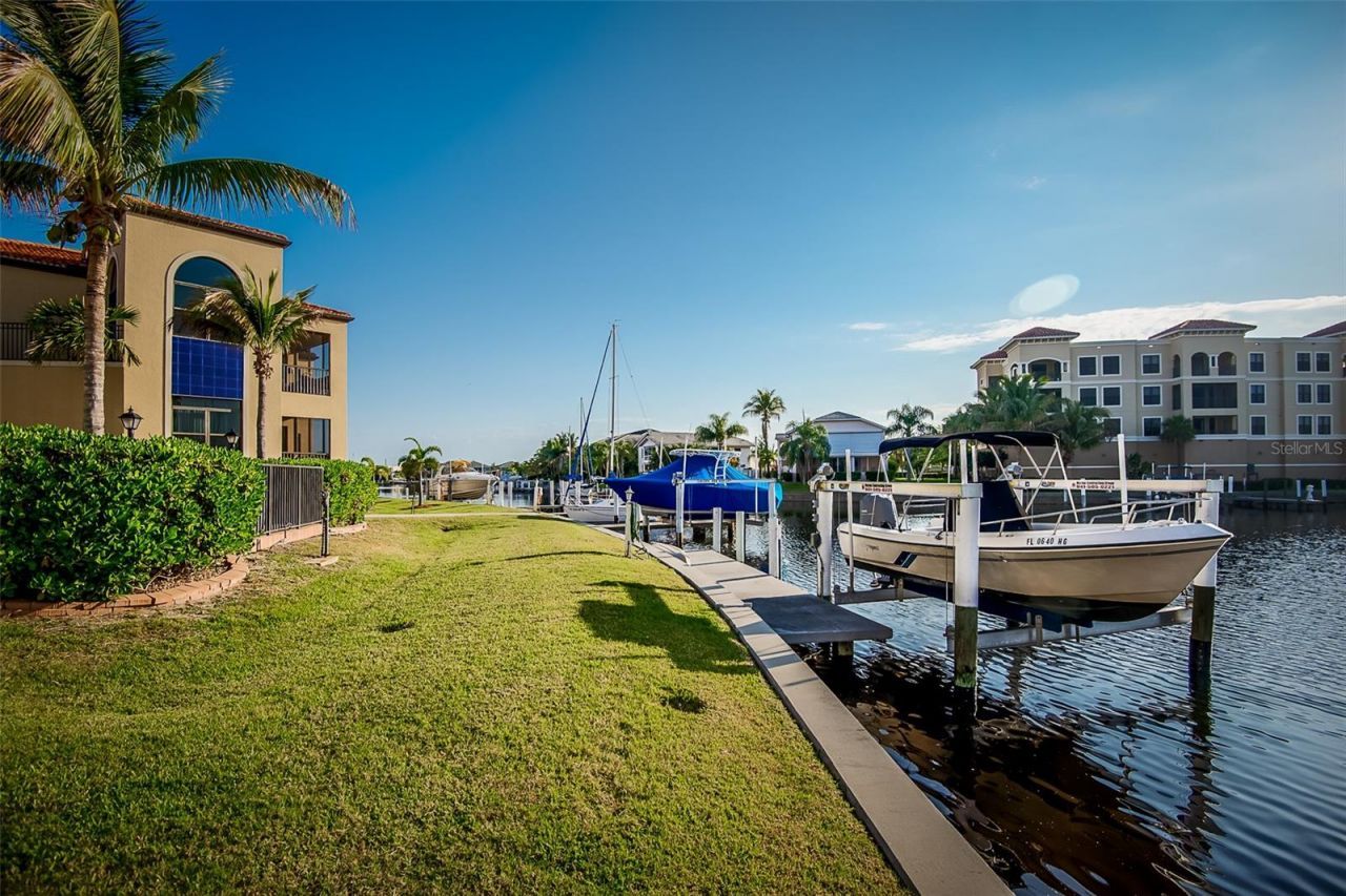 3334 Purple Martin Drive, Unit 212, Punta Gorda, FL 33950 Photo