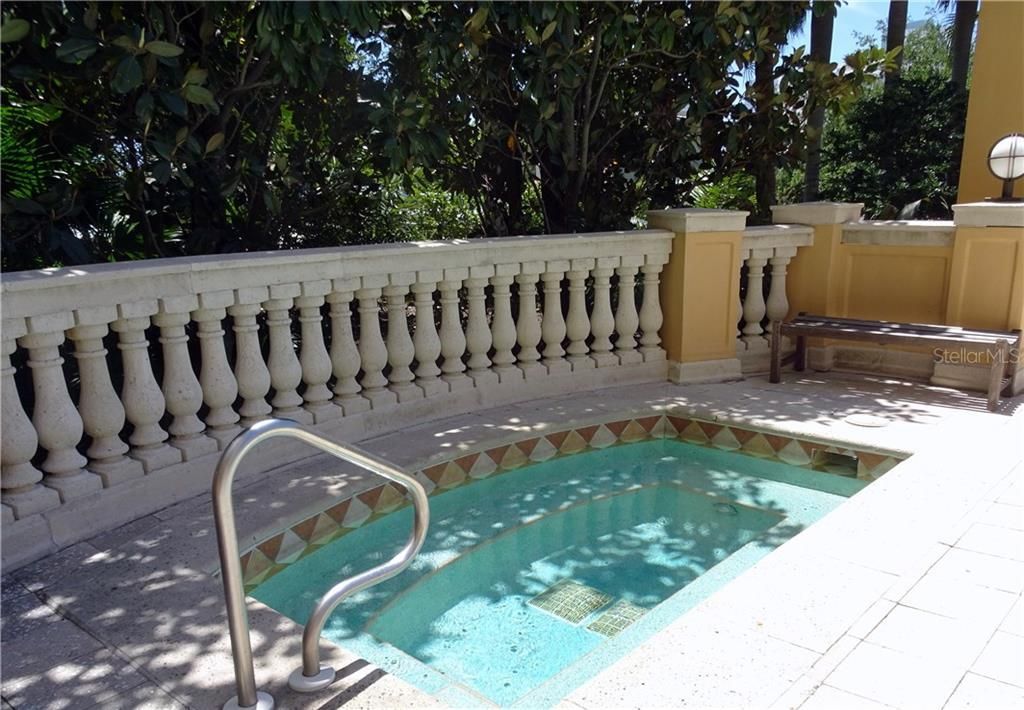 750 N Tamiami Trail, Unit 405, Sarasota, FL 34236 Photo