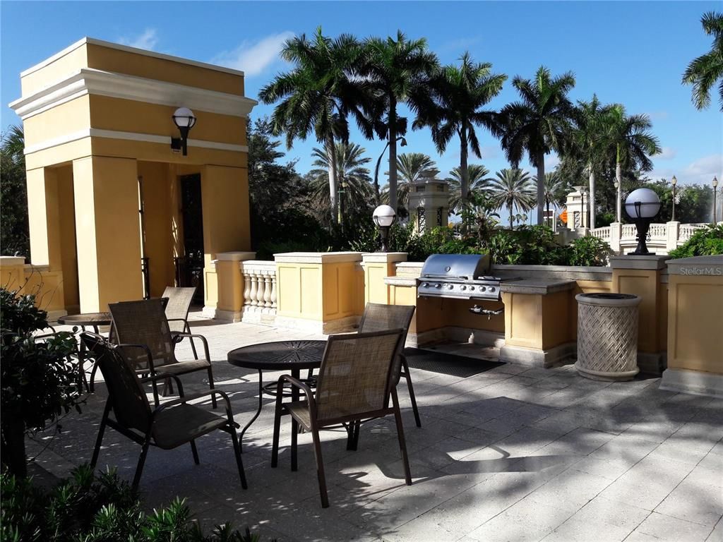 750 N Tamiami Trail, Unit 405, Sarasota, FL 34236 Photo