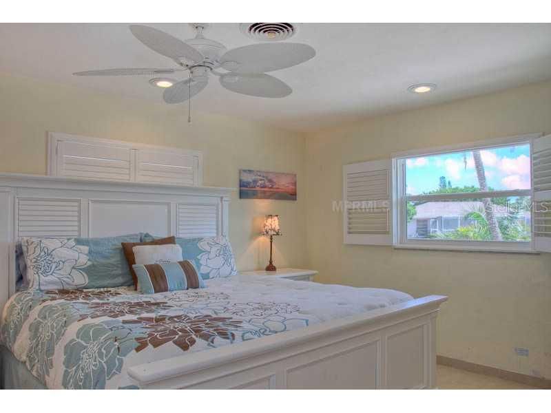5519 Azure Way, Sarasota, FL 34242 Photo
