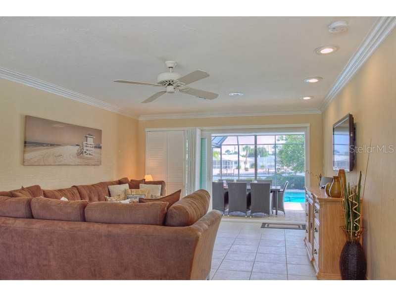 5519 Azure Way, Sarasota, FL 34242 Photo