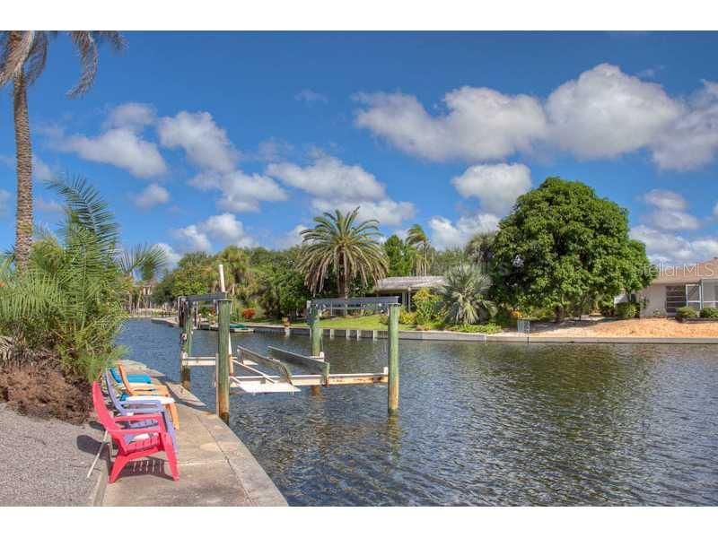 5519 Azure Way, Sarasota, FL 34242 Photo