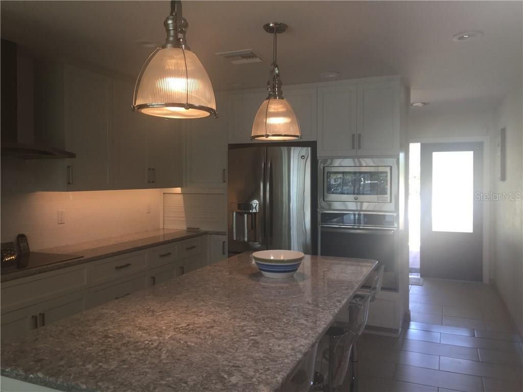 5519 Azure Way, Sarasota, FL 34242 Photo