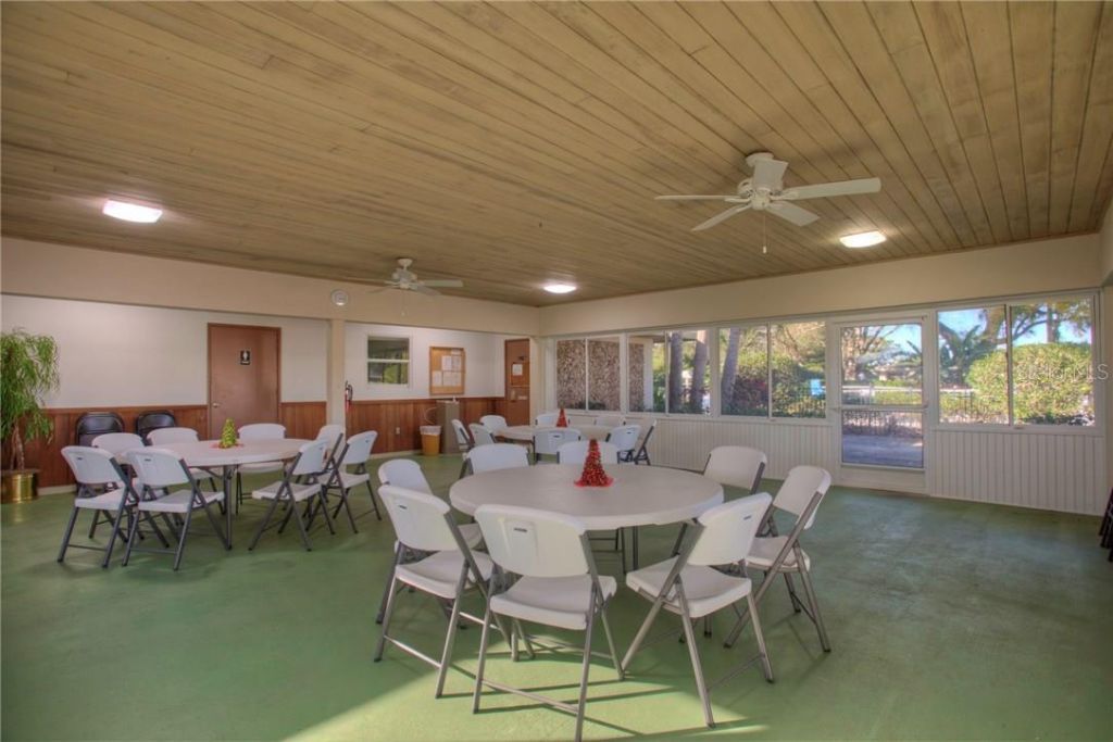 7271 W Country Club Drive N, Unit 124, Sarasota, FL 34243 Photo