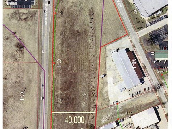 3520 W TRUMAN BOULEVARD, Jefferson City, MO 65109