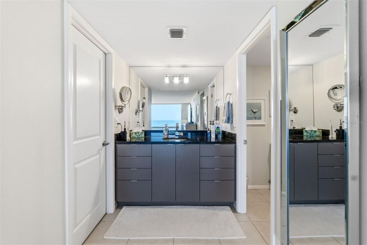 2425 Gulf Of Mexico Drive, Unit 7C, Longboat Key, FL 34228 Photo