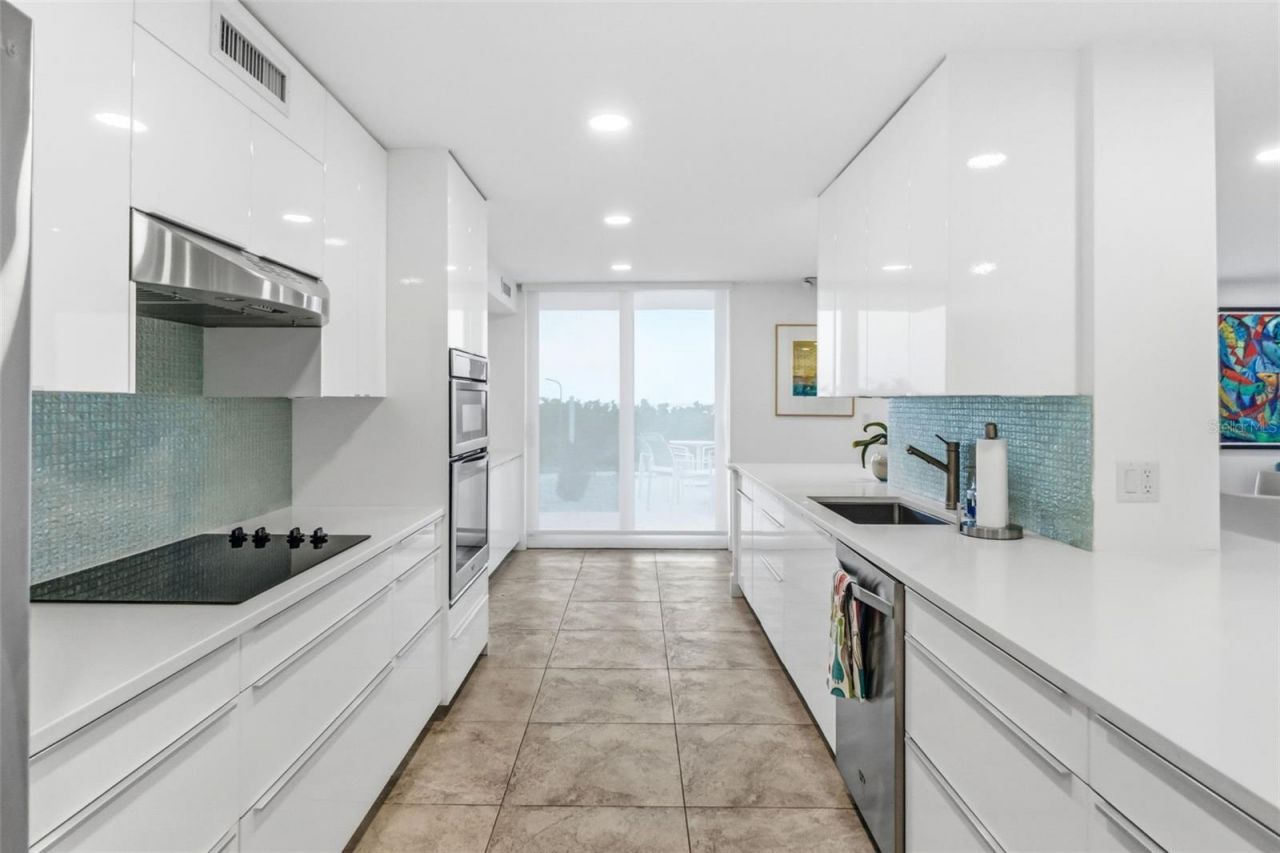 2425 Gulf Of Mexico Drive, Unit 7C, Longboat Key, FL 34228 Photo