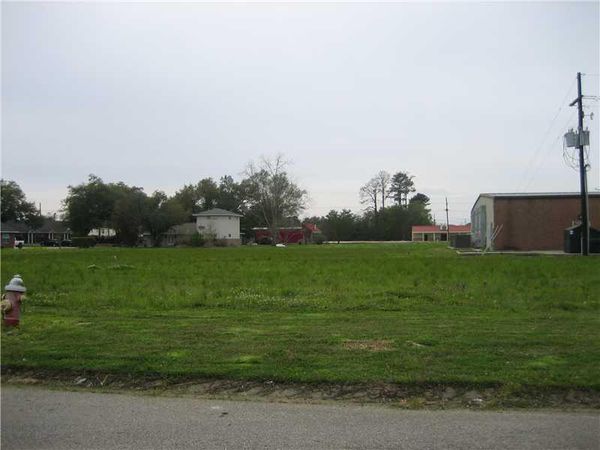 MARTENS Drive, Hammond, LA 70401