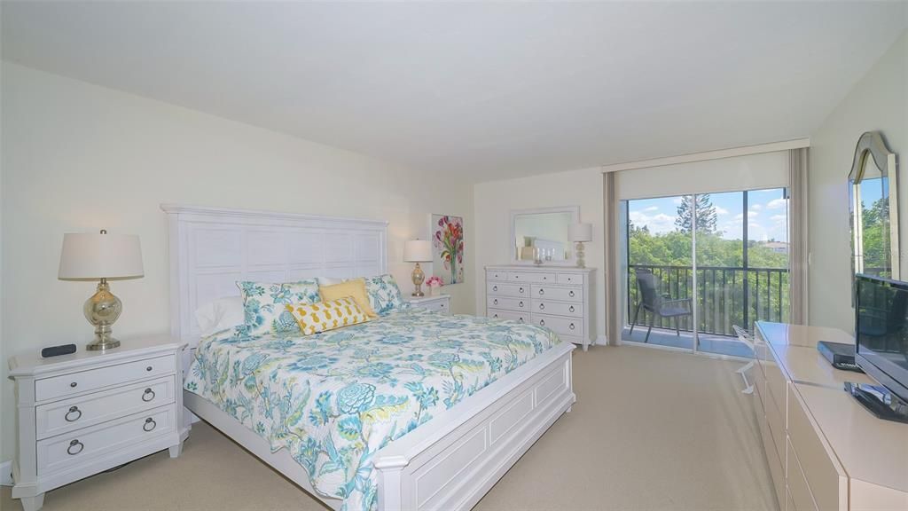 3240 Gulf Of Mexico Drive, Unit B303, Longboat Key, FL 34228 Photo