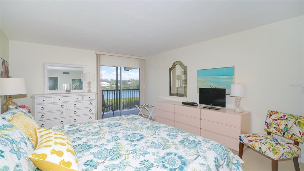 3240 Gulf Of Mexico Drive, Unit B303, Longboat Key, FL 34228 Photo