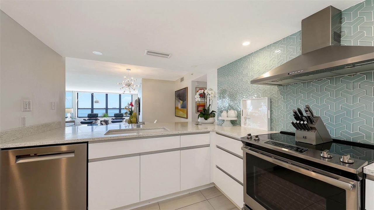 11 Sunset Drive, Unit 501, Sarasota, FL 34236 Photo