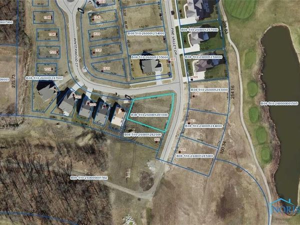 924 Pine Valley Drive, Bowling Green, OH 43402