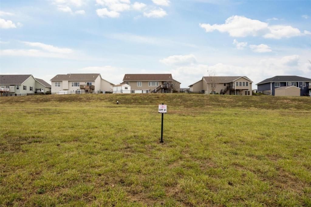 116 Shiloh Vista Avenue, Urbana, IA 52345 Main Photo