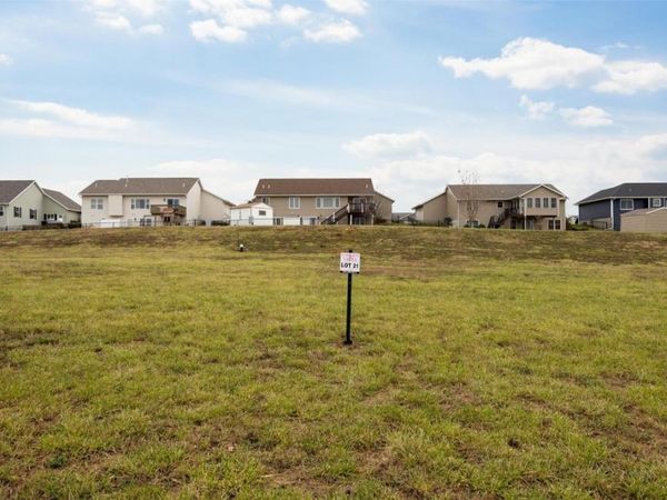 116 Shiloh Vista Avenue, Urbana, IA 52345