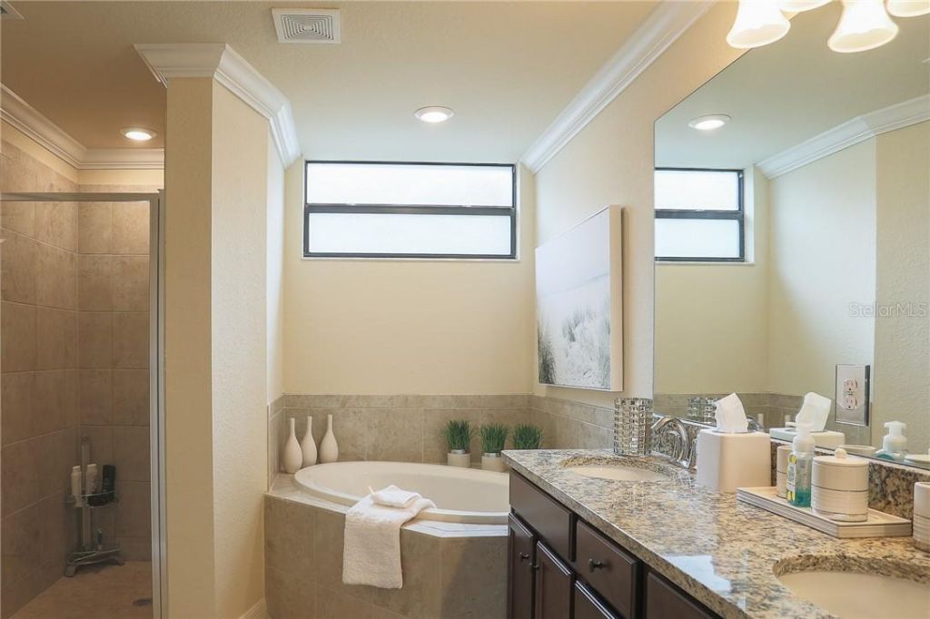 5558 Palmer Circle, Unit 106, Bradenton, FL 34211 Photo