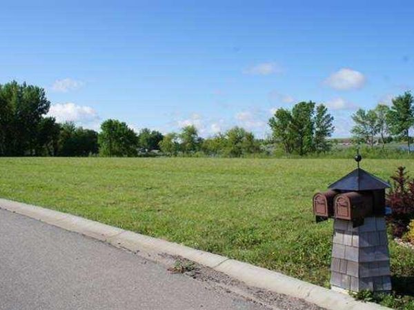 9 Lighthouse Lane, Slayton, MN 56172