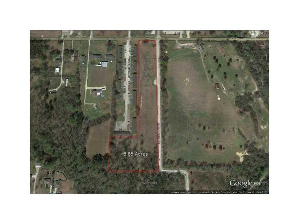 CLUB DELUXE Road, Hammond, LA 70403