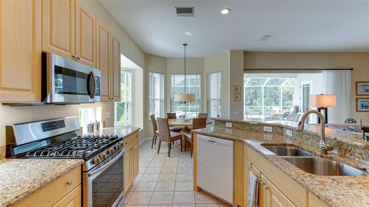 6920 Lennox Place, University Park, FL 34201 Photo