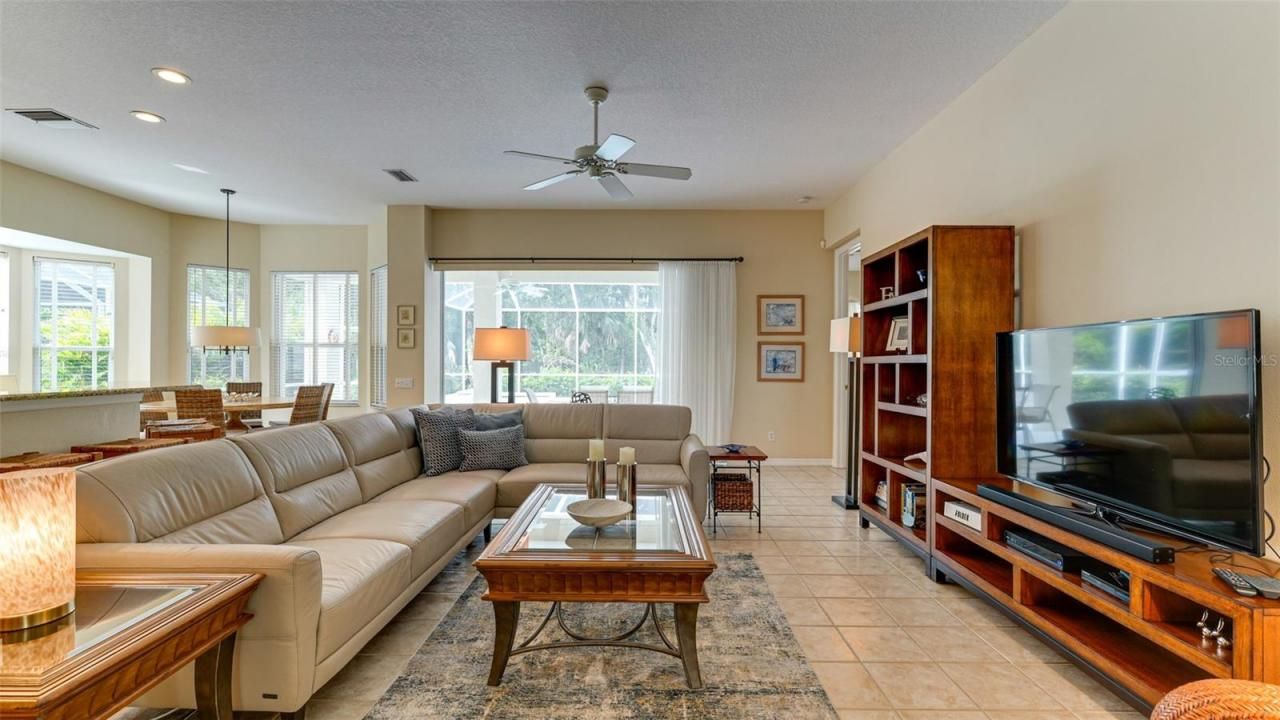 6920 Lennox Place, University Park, FL 34201 Photo