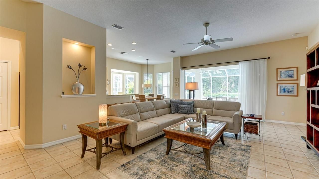 6920 Lennox Place, University Park, FL 34201 Photo