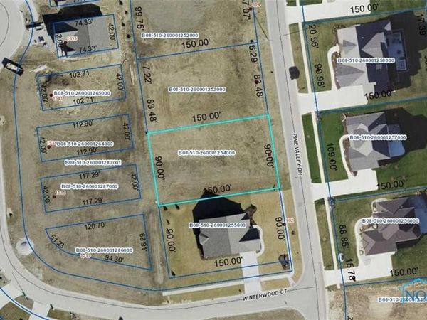 896 Pine Valley Drive, Bowling Green, OH 43402