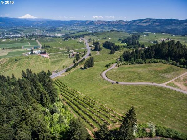 4245 HWY 35, Hood River, OR 97031