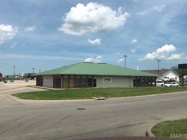 123 EVERGREEN Parkway, Lebanon, MO 65536