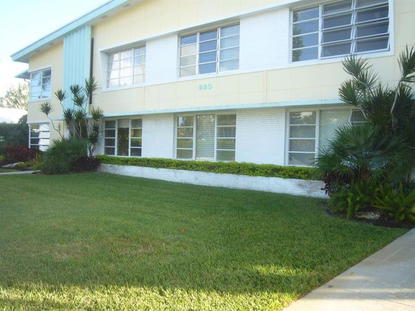990 Casuarina Road, Unit 2, Delray Beach, FL 33483