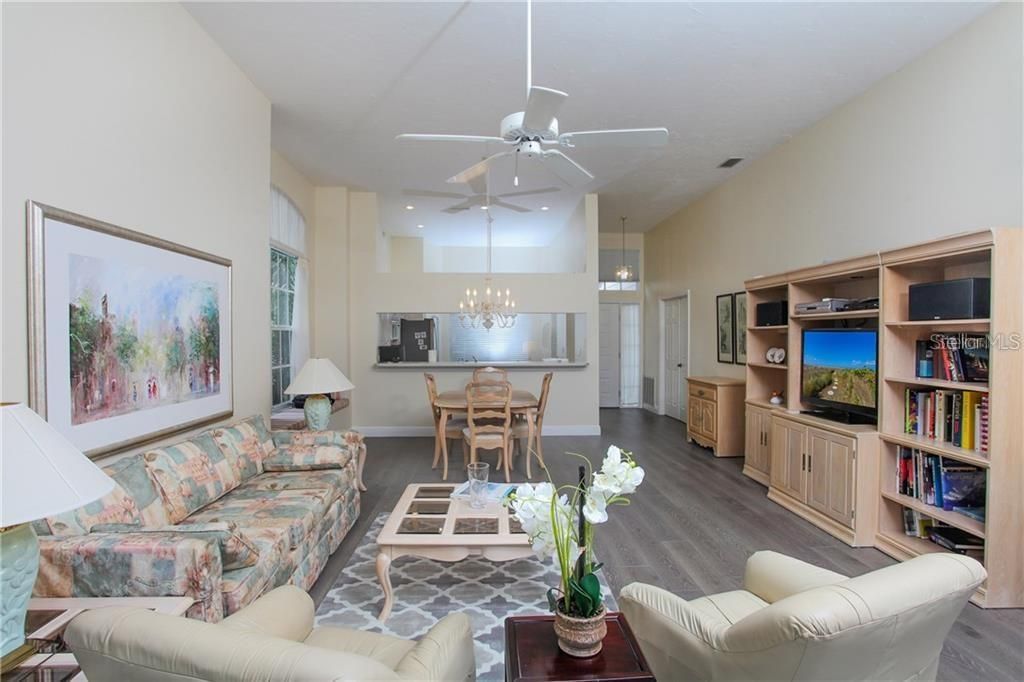 7725 Whitebridge Glen, University Park, FL 34201 Photo