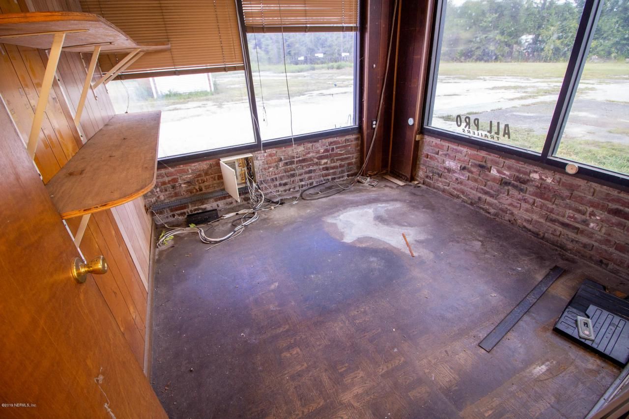 12688 S Highway 301 S, Hampton, FL 32044 Photo