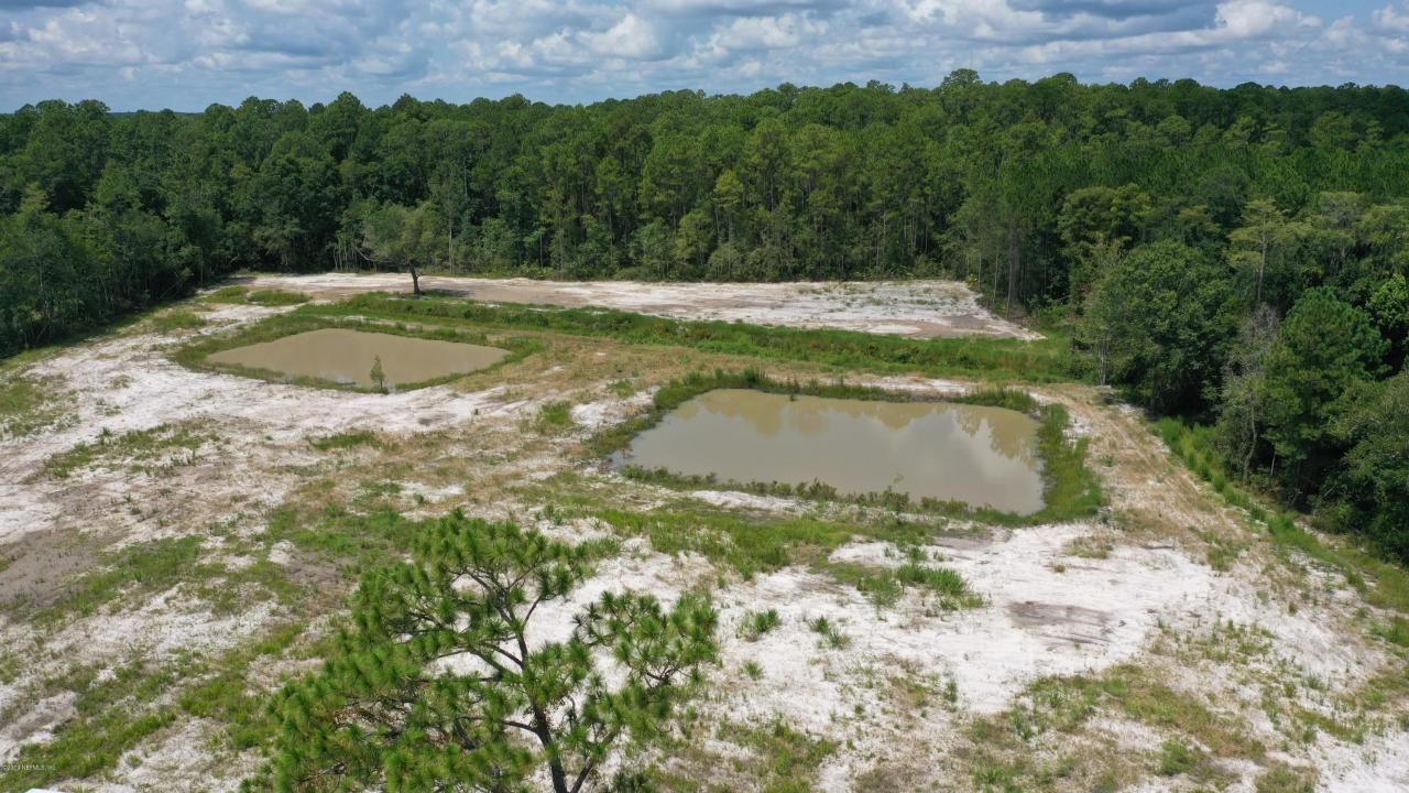 12688 S Highway 301 S, Hampton, FL 32044 Photo