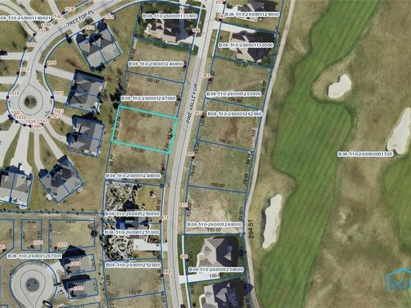 860 Pine Valley Drive, Bowling Green, OH 43402