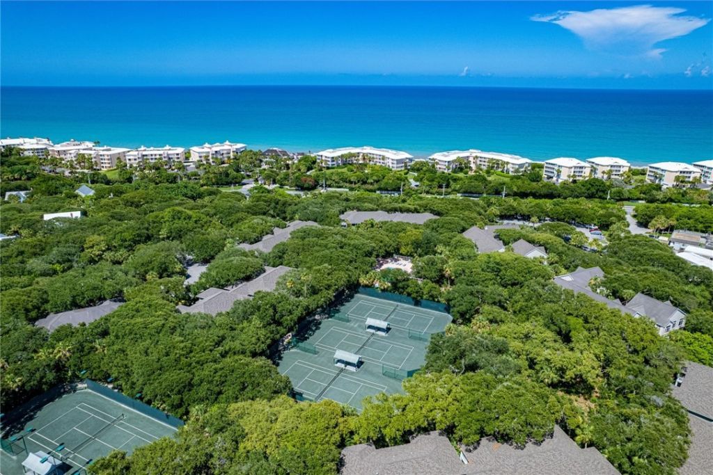 1195 Winding Oaks Circle, Unit 307, Vero Beach, FL 32963 Photo