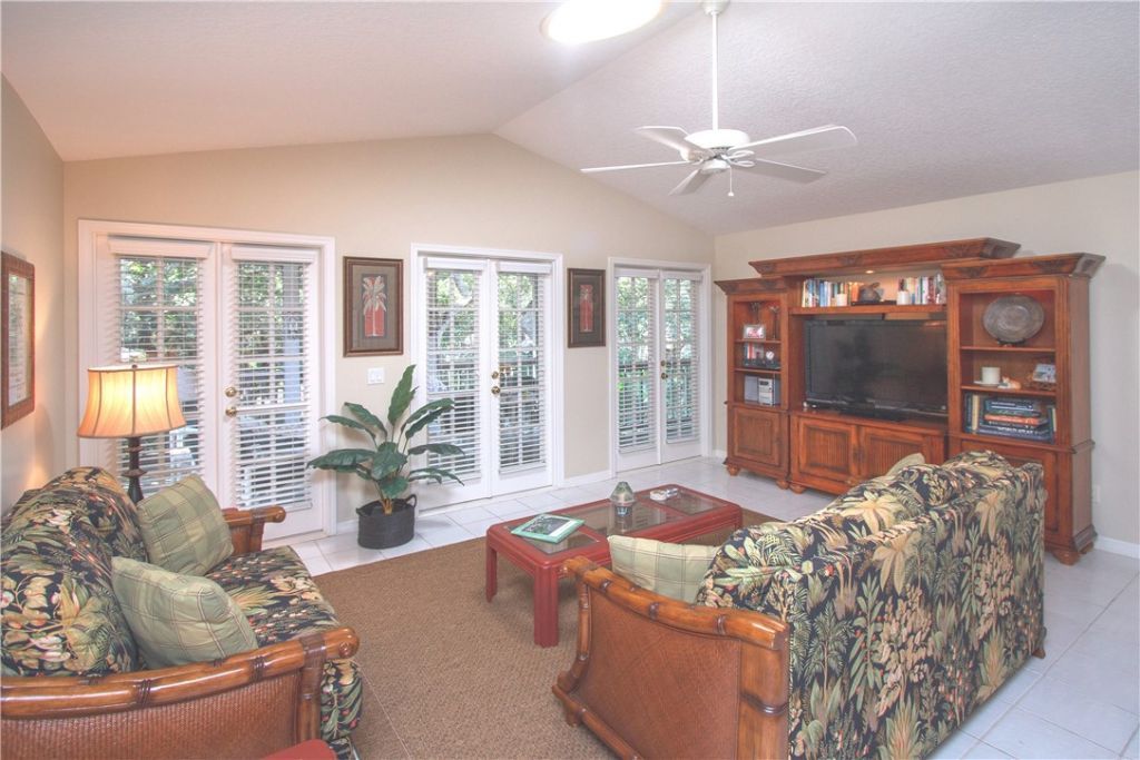 1195 Winding Oaks Circle, Unit 307, Vero Beach, FL 32963 Photo