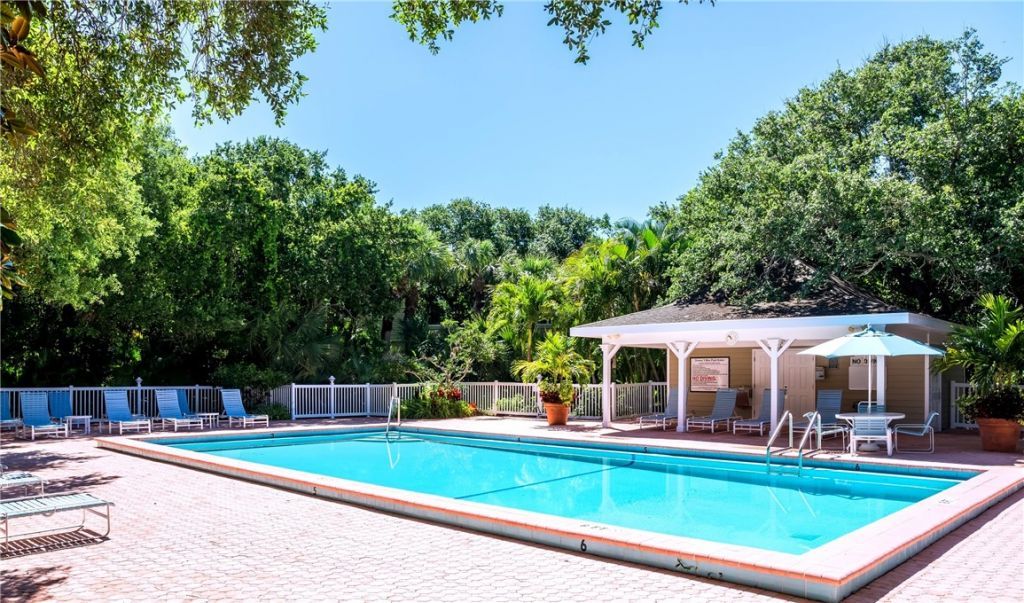 1195 Winding Oaks Circle, Unit 307, Vero Beach, FL 32963 Photo