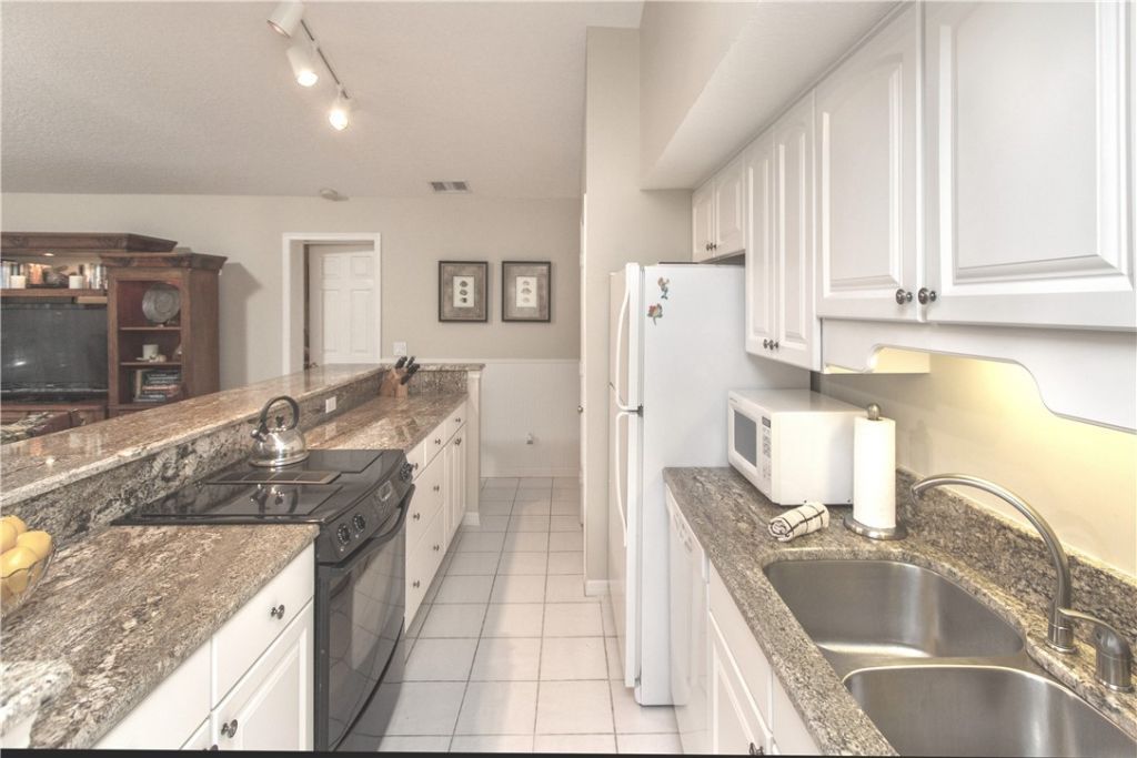 1195 Winding Oaks Circle, Unit 307, Vero Beach, FL 32963 Photo