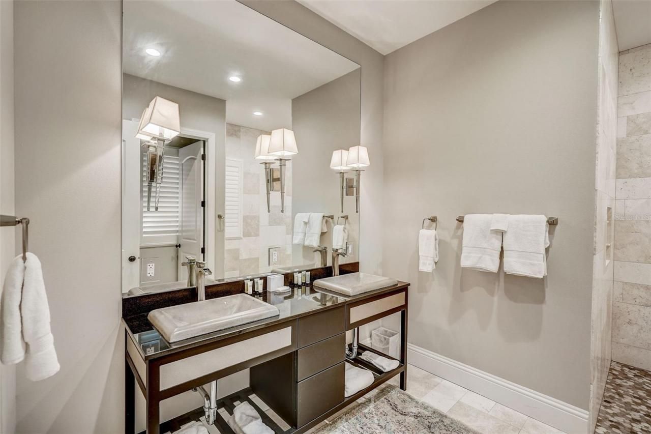 125 S Blvd Of Presidents, Sarasota, FL 34236 Photo