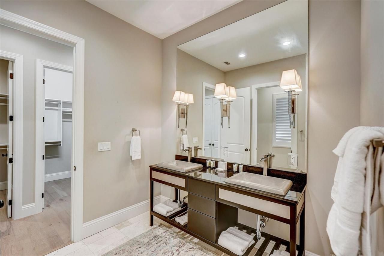 125 S Blvd Of Presidents, Sarasota, FL 34236 Photo