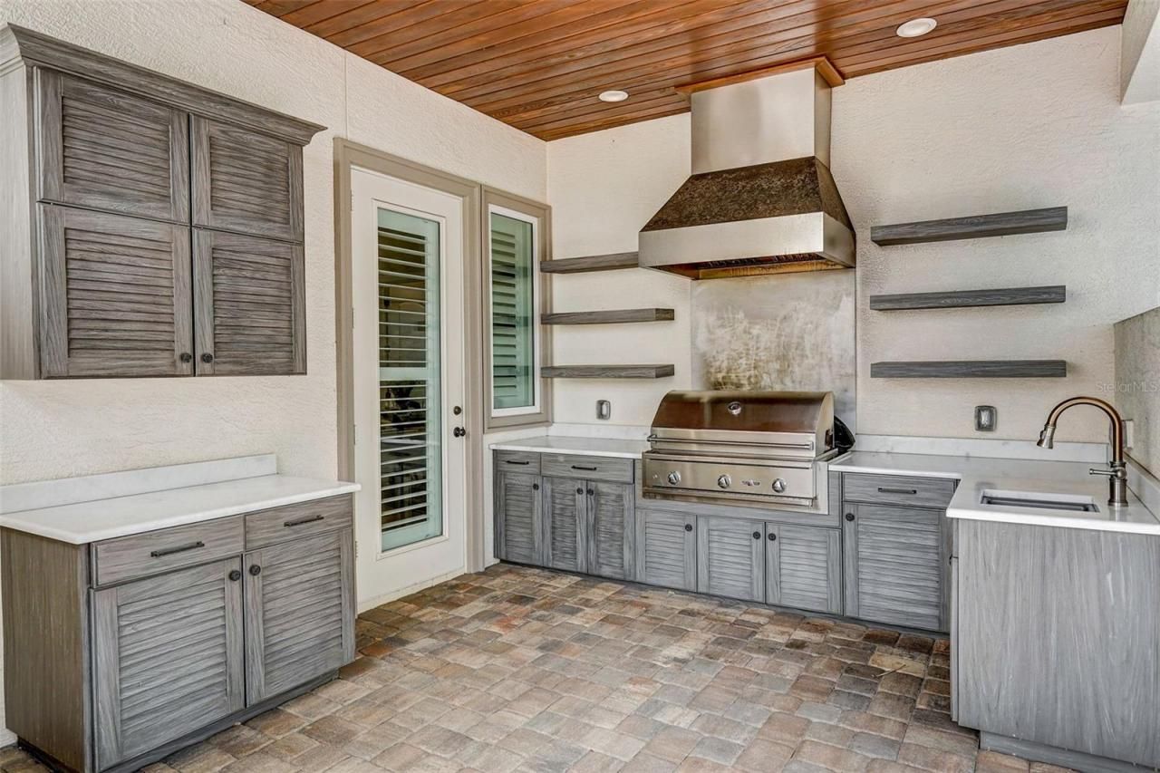 125 S Blvd Of Presidents, Sarasota, FL 34236 Photo