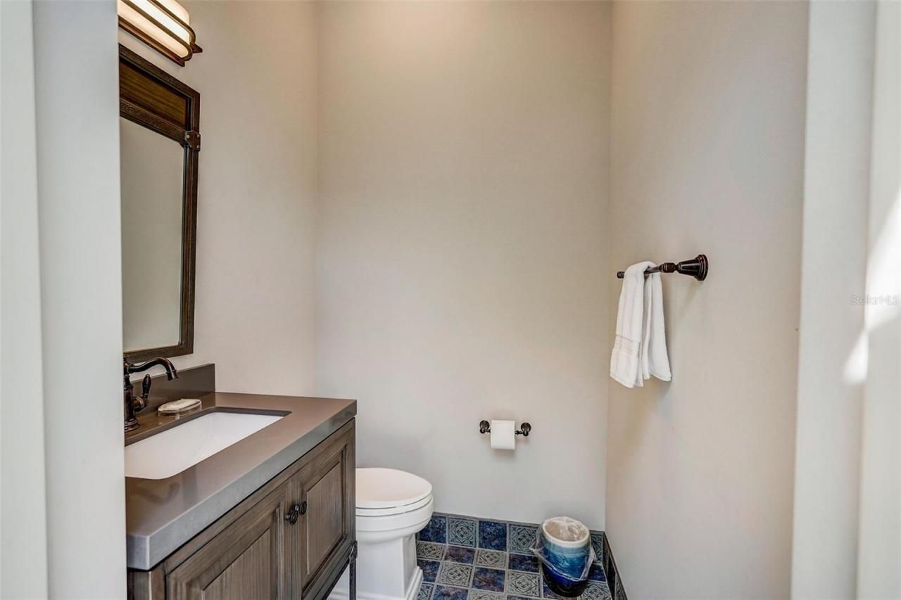 125 S Blvd Of Presidents, Sarasota, FL 34236 Photo