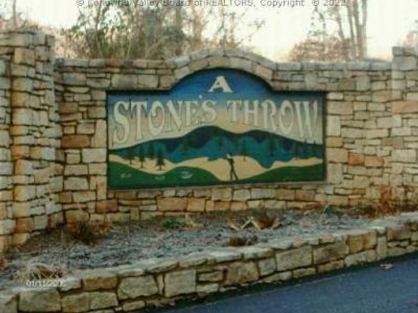 8 Cobblestone, St Albans, WV 25177