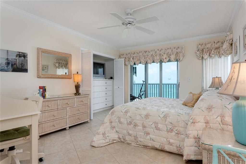 4825 Gulf Of Mexico Drive, Unit 605, Longboat Key, FL 34228 Photo