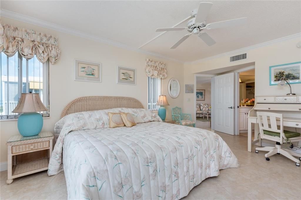 4825 Gulf Of Mexico Drive, Unit 605, Longboat Key, FL 34228 Photo